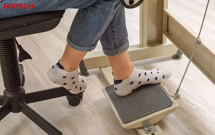 چگونه میتوان سرعت سوزن را با پدال چرخ خیاطی تنظیم کرد؟